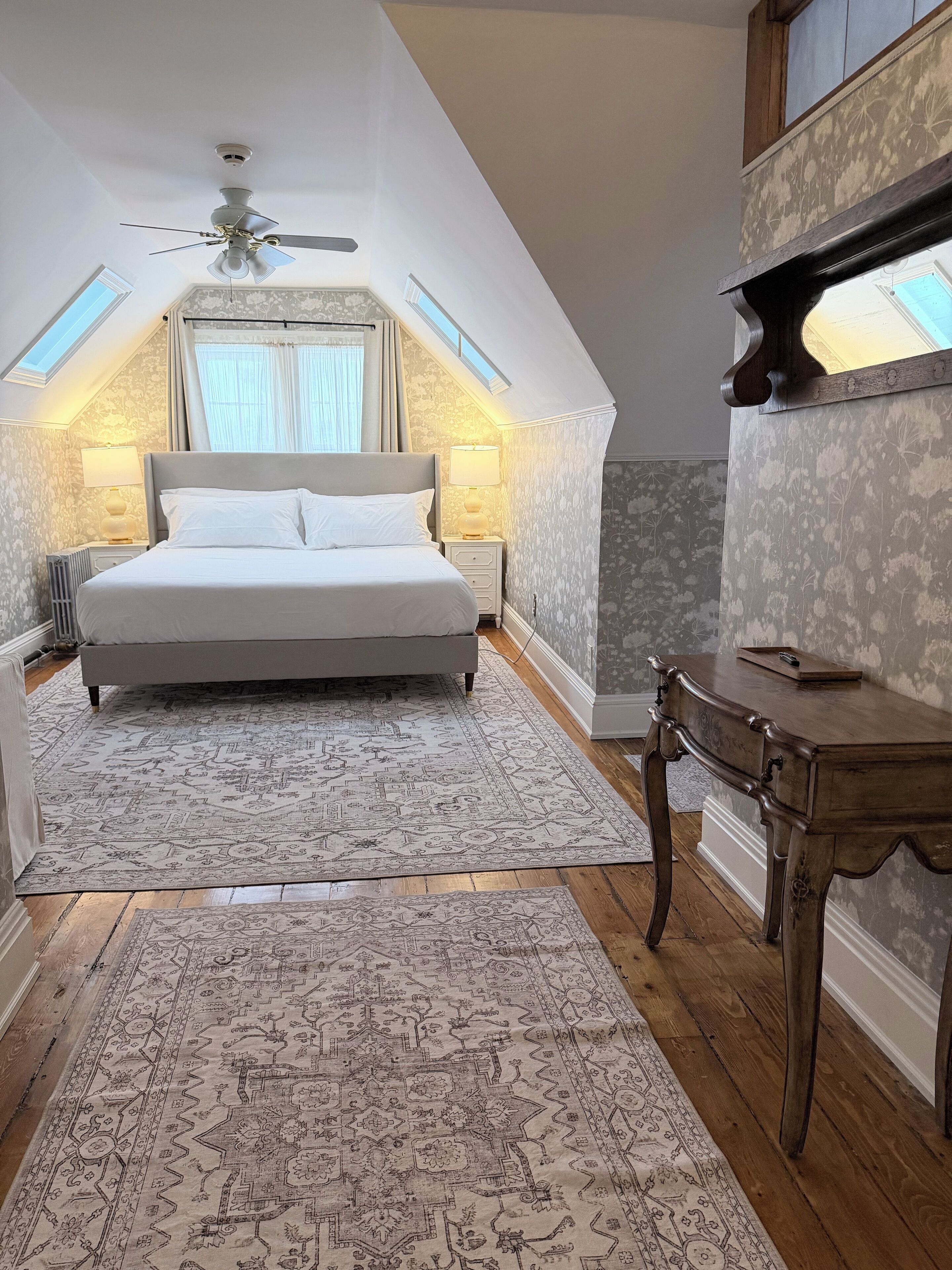 Double Room | Individually decorated, iron/ironing board, free WiFi