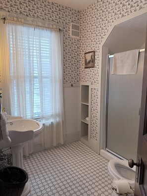 Family Suite, 3 Bedrooms | Bathroom | Free toiletries, hair dryer, towels, soap - The Berkshire Mountain Inn (Great Barrington)