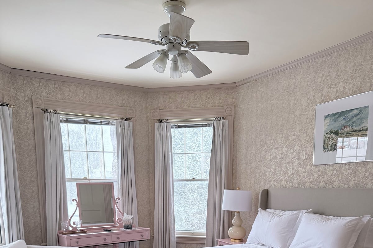 Double Room, Garden View | Individually decorated, iron/ironing board, free WiFi