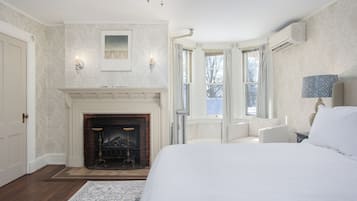 Double Room | Individually decorated, iron/ironing board, free WiFi