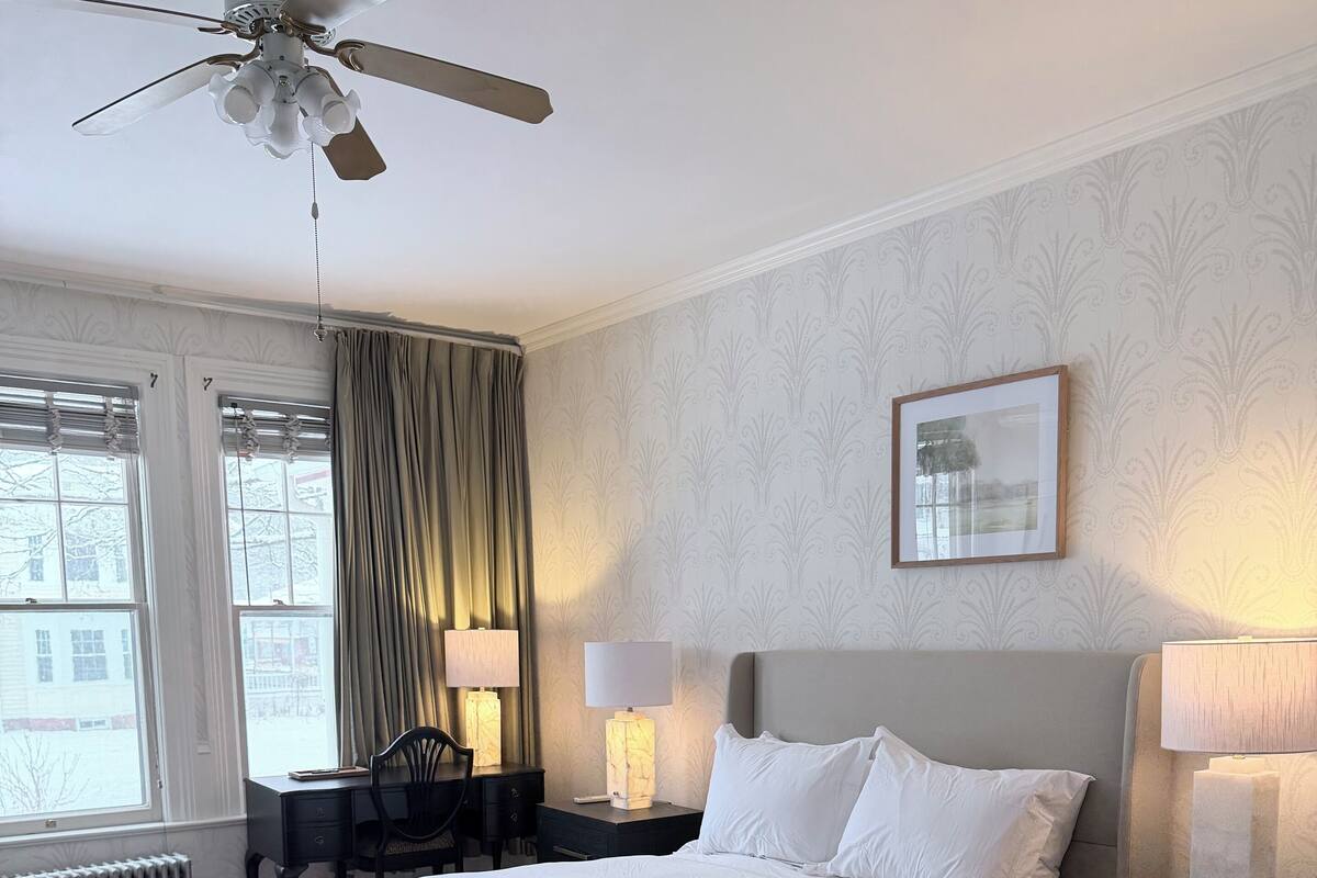 Double Room, Roll-in Shower | Individually decorated, iron/ironing board, free WiFi