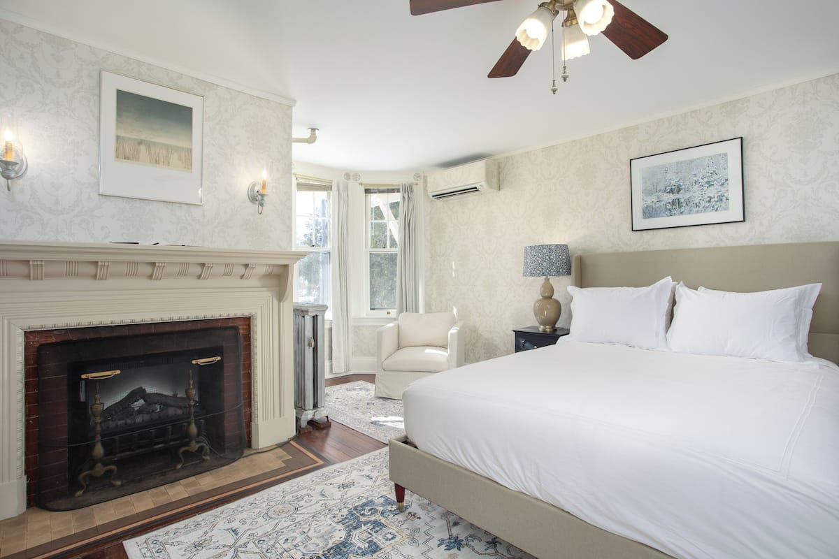 Chambre Double | Décoration personnalisée, fer et planche à repasser, Wi-Fi gratuit