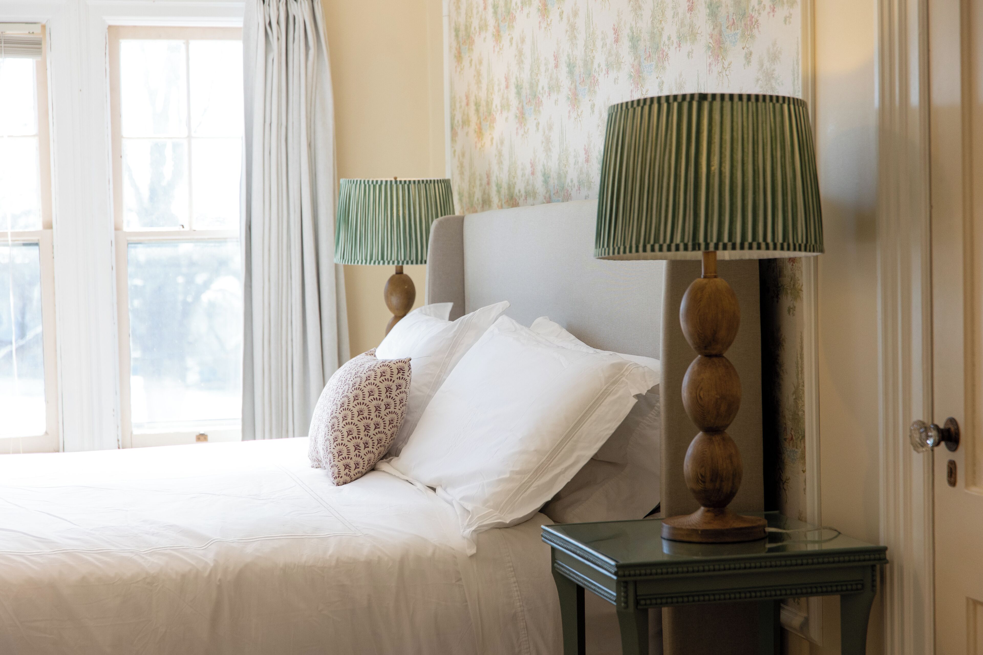 Chambre Double, vue jardin | Décoration personnalisée, fer et planche à repasser, Wi-Fi gratuit