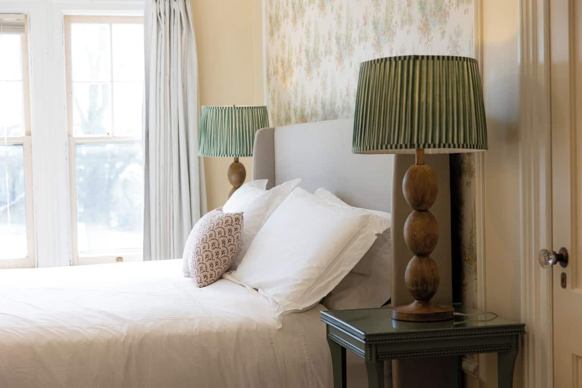 Chambre Double, vue jardin | Décoration personnalisée, fer et planche à repasser, Wi-Fi gratuit