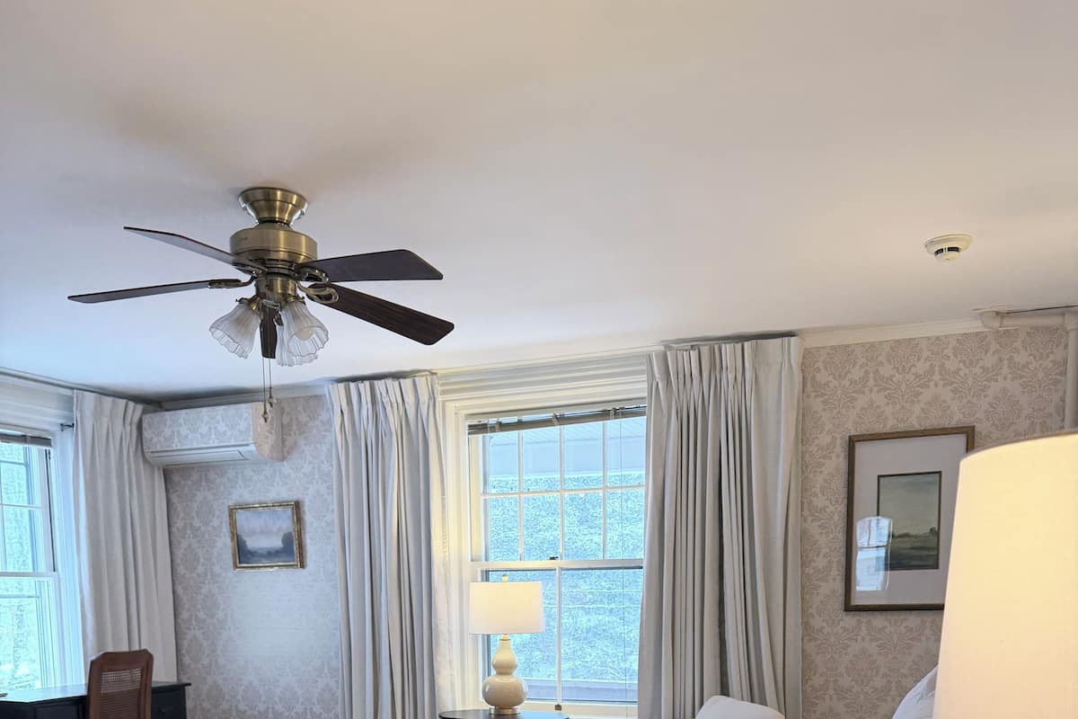 Double Room | Individually decorated, iron/ironing board, free WiFi