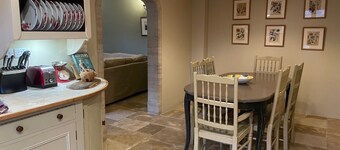 Delightful 4-bedroom house in charming Oundle perfect for families