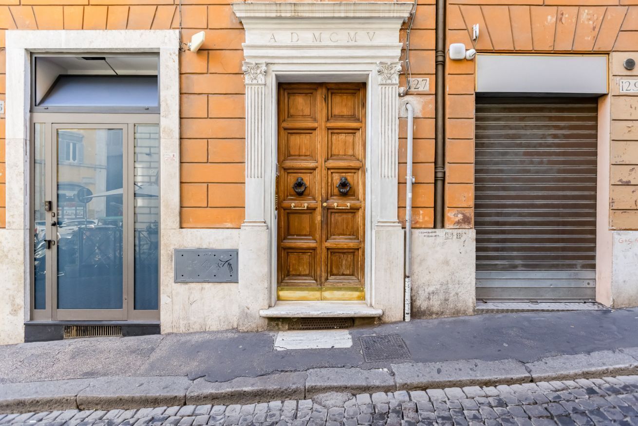 تفاصيل الفندق من الخارج