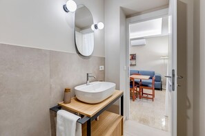 Interior - BDC - Trevi Premium 3BDR + 3BATH (Rome)