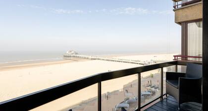 Apartment in Blankenberge With Sea View