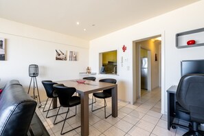 Apartment | Dining - Apartment in Blankenberge With Sea View (Blankenberge)