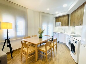 Dining - Modern Central Apartment in Jaca (Jaca)