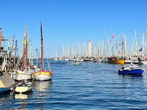 Marina - Lovely 2-room flat with garden, 100m from the beach, parking included (Sète)
