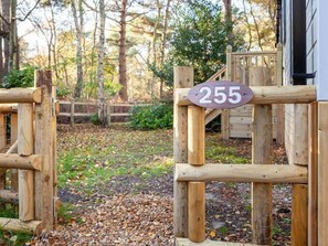 Property grounds - Azenor Lodge - Kelling Heath Holiday Park - 16221 (Holt)