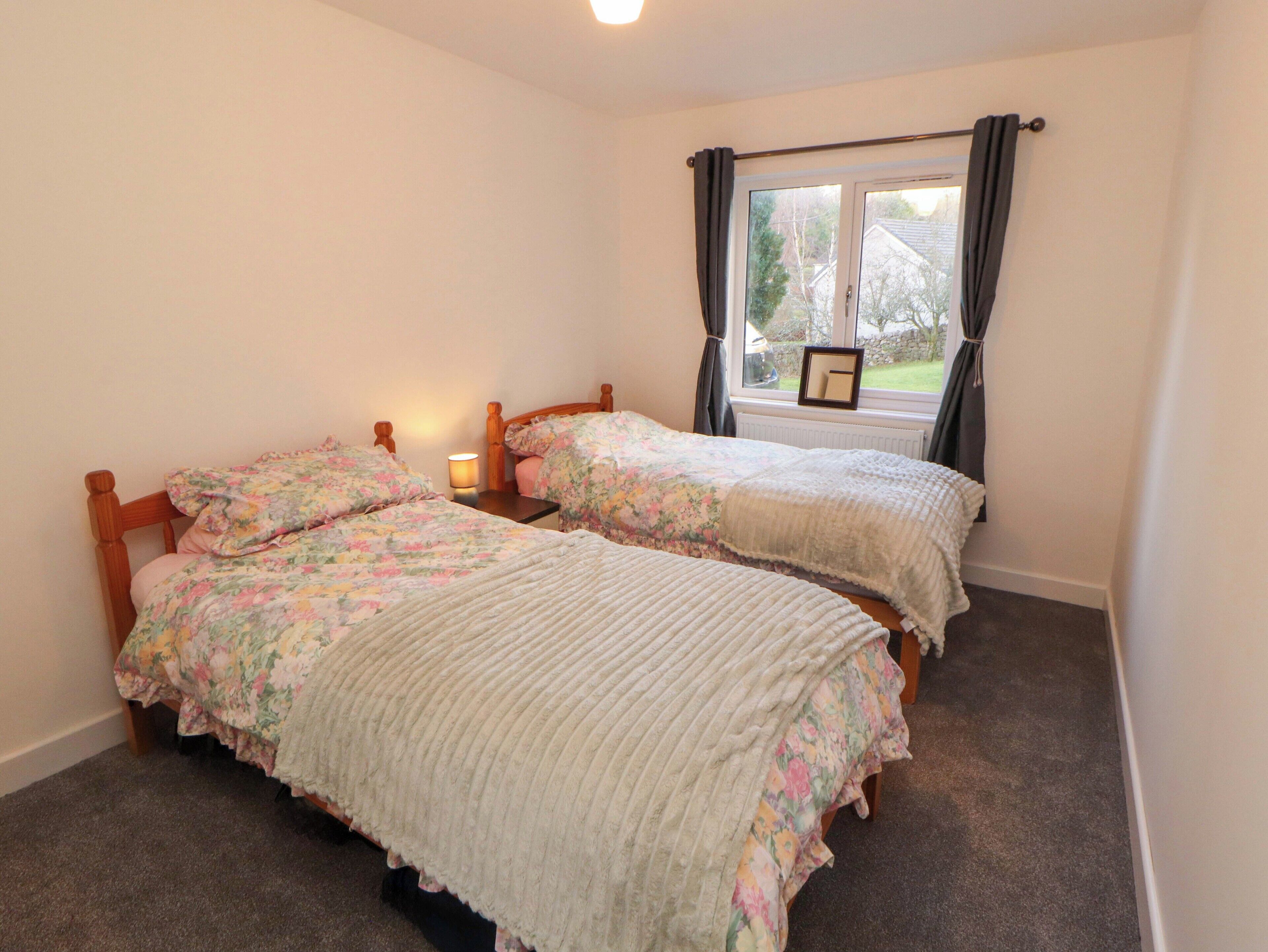 3 habitaciones, decoración personalizada y muebles diferentes 