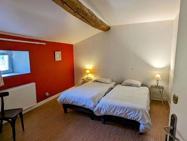 3 chambres, accès au Wi-Fi (inclus)