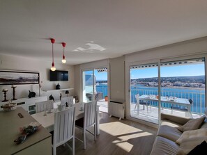 Interior - Charming apartment 100m from beach with terrace and pool (L'Escala)