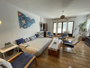 3 bedrooms, free WiFi - Charming Apartment in Puig Rom, Roses with Parking and Terrace, Sleeps 8 (Roses)