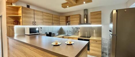 Fridge, microwave, dishwasher