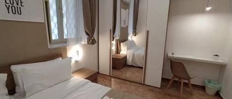 أغطية فراش متميزة وألحفة محشوة بالريش وأسرّة بإسفنج يتكيف مع شكل الجسم