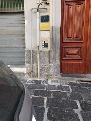 Front of property - NaCasa Guest House (Naples)