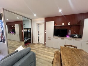 Interior - Charming T2 with Balcony and Garage in Le Lioran (Le Lioran)