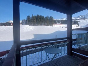 Property grounds - Ski-in/Ski-out apartment with balcony (Les Arcs 1800)