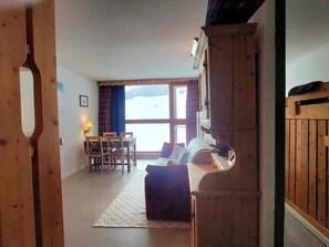 TV - Ski-in/Ski-out apartment with balcony (Les Arcs 1800)