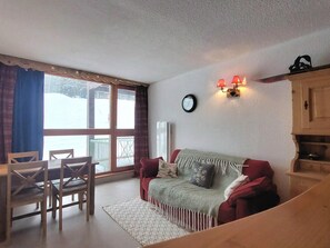TV - Ski-in/Ski-out apartment with balcony (Les Arcs 1800)