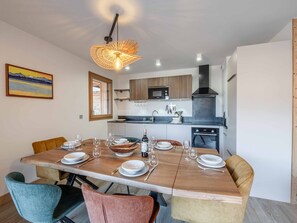 Dining - Modern apartment in Morzine, 6 ppl, Wi-Fi, parking, near slopes (Morzine)