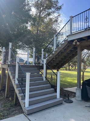 Property grounds - The Guest House At The Historic River Road Oaks in Metro New Orleans (HAHNVILLE)