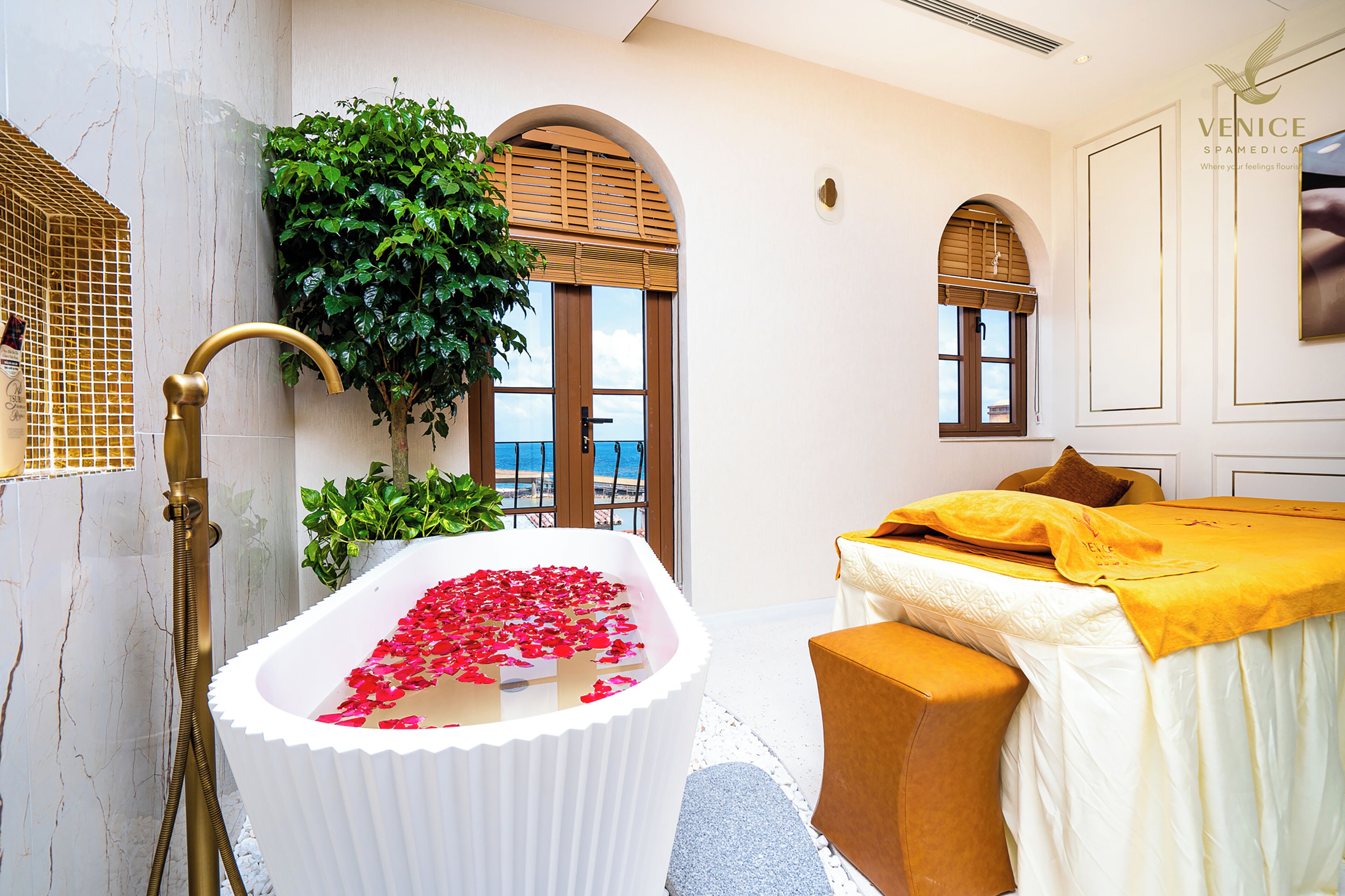 Sauna seca, sauna a vapor, aromaterapia, massagens com pedras quentes