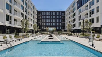 Piscine extérieure (ouverte en saison)