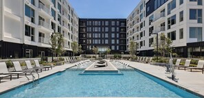 Seasonal outdoor pool - Westerly House (Nashville)