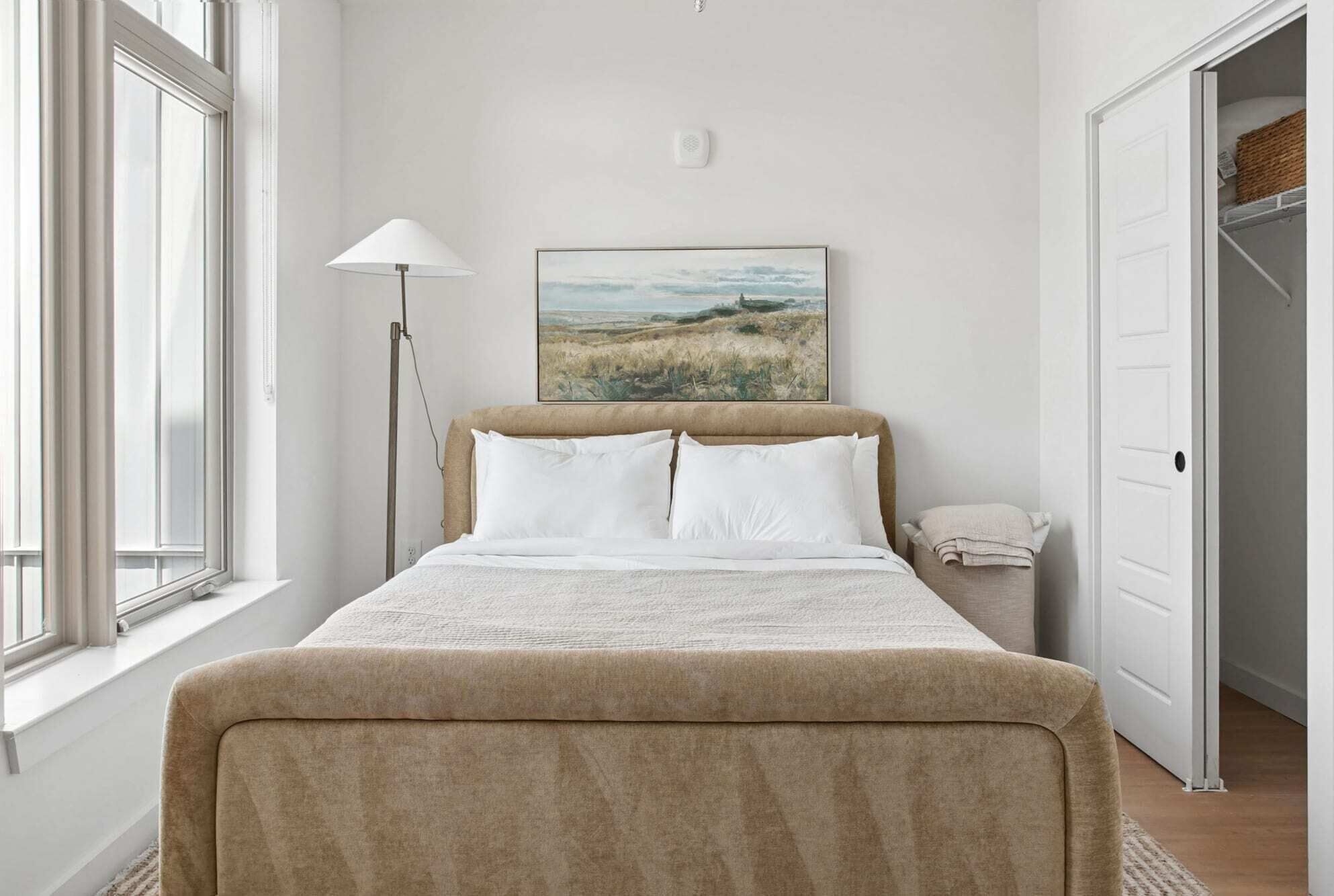 Blackout curtains, free WiFi, bed sheets