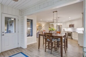 Dining - Seabrook Exclusives | 2781 Live Oak Villa (Seabrook Island)