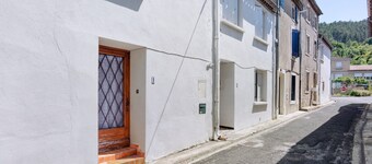 Holiday Home 'Gîte Cosy Au Coeur De Couiza' with Private Terrace and Wi-Fi
