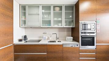 Fridge, microwave, oven, dishwasher