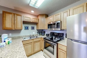 Condo, 1 Queen Bed with Sofa bed (Grand Caribbean West 310) | Private kitchen - Grand Caribbean West 310 (Pensacola)