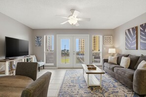 Apartment, 1 Queen-Bett und Schlafsofa (Grand Caribbean West 310) | Wohnbereich