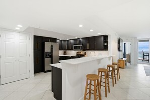 Appartamento, letti multipli (SeaSpray East 224-Gulf Front) | Cucina privata