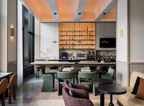 4 quầy bar/khu lounge 