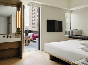 Habitación Premium, 1 cama de matrimonio grande, ducha adaptada, terraza (Communications, Mobility) | Ropa de cama de alta calidad y colchones con acolchado adicional