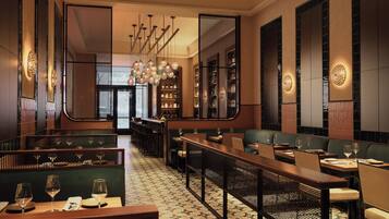 4 restaurants; breakfast, lunch, and dinner served