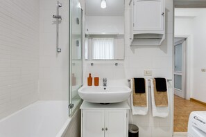 Shower, bidet - BDC - Zenit 1BDR @Vaticano (Rome)