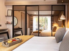 2 habitaciones, decoración personalizada y muebles diferentes 