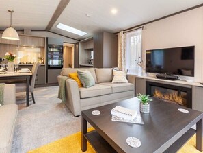 Living area - Wildwood - Kelling Heath Holiday Park - 16335 (Holt)