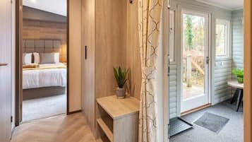 2 dormitoris, decoració individual i mobiliari individual