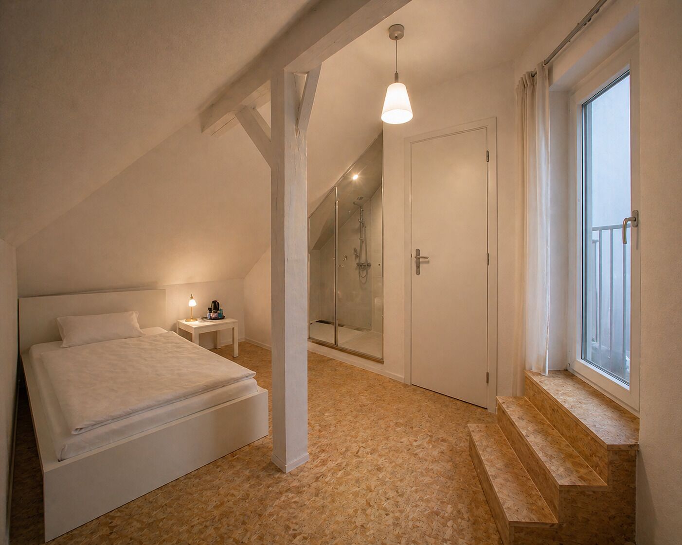 Economy enkelrum | Sängtillbehör av högsta kvalitet, duntäcken och minibar