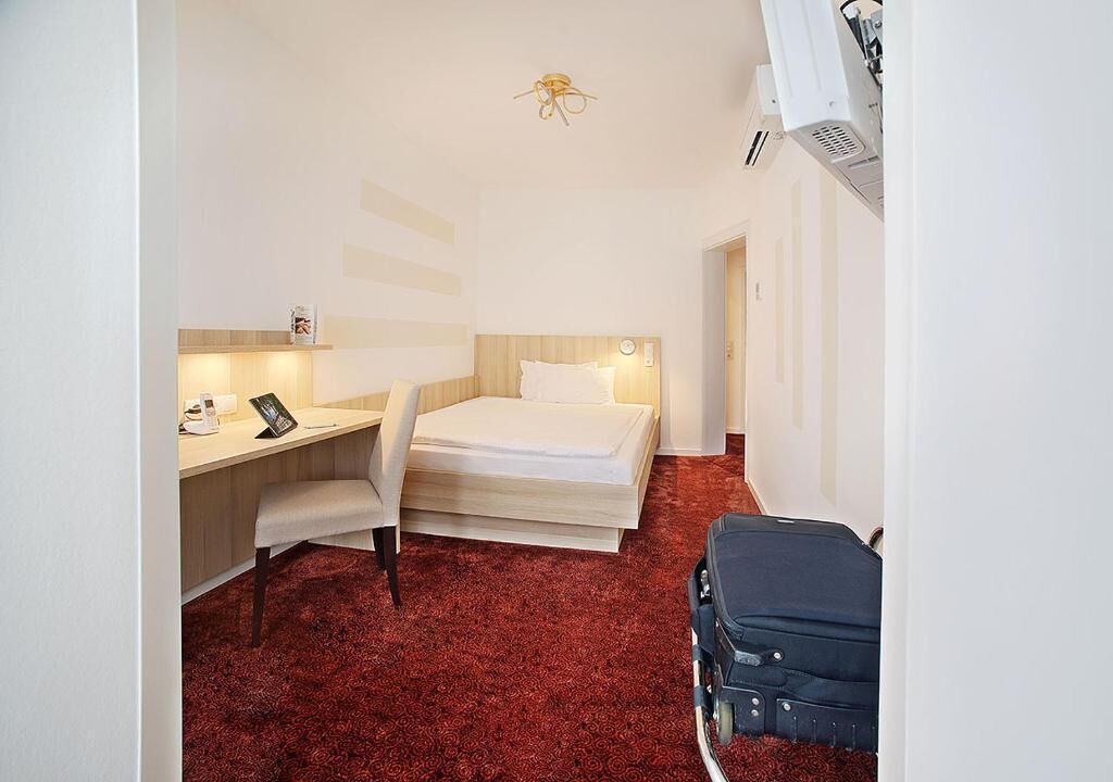 Comfort Single Room, Courtyard View | Premium bedding, down comforters, minibar, in-room safe
