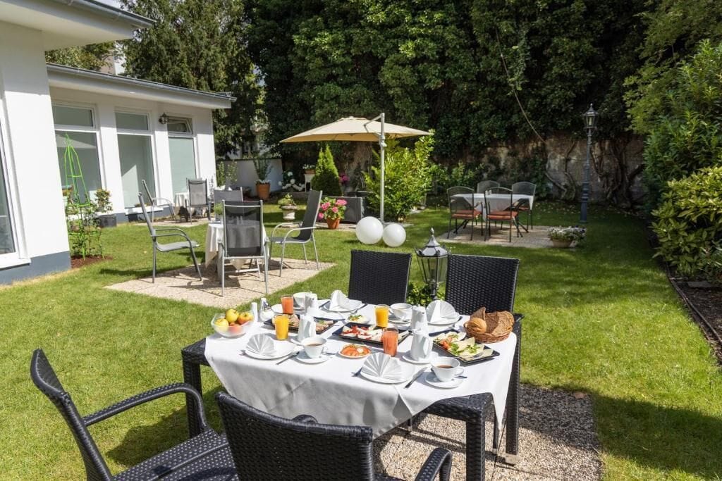 تناول الطعام بالخارج